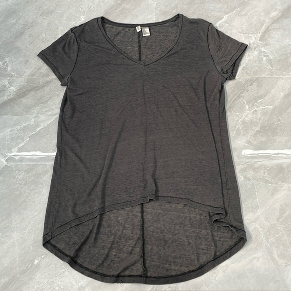 Women's H&M Divided High Low Burnout Short Sleeve Shirt Medium - Picture 1 of 12